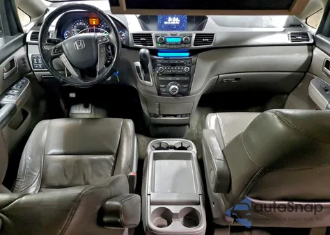 2013 Honda Odyssey Touring z USA, uszkodzony, nr VIN 5FNRL5H95DB045053